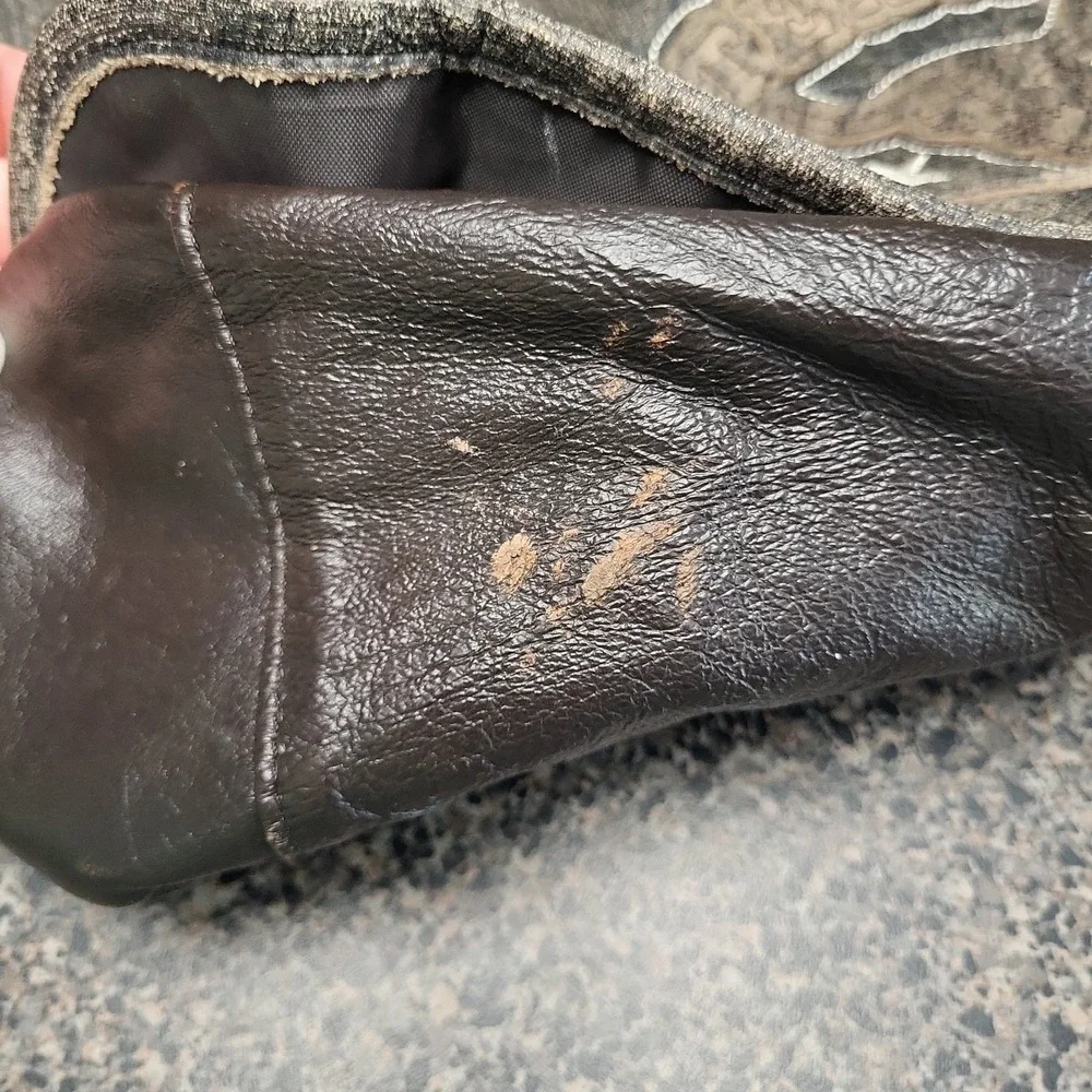 Wilsons Leather M Julian Y2K Distressed Messenger Bag Texas Longhorn Skull